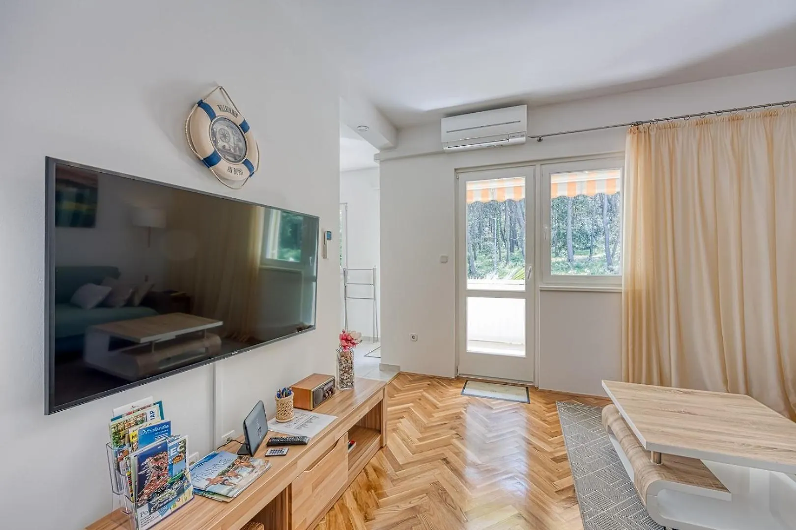 Apartment Pavluk With Balcony بوريتش