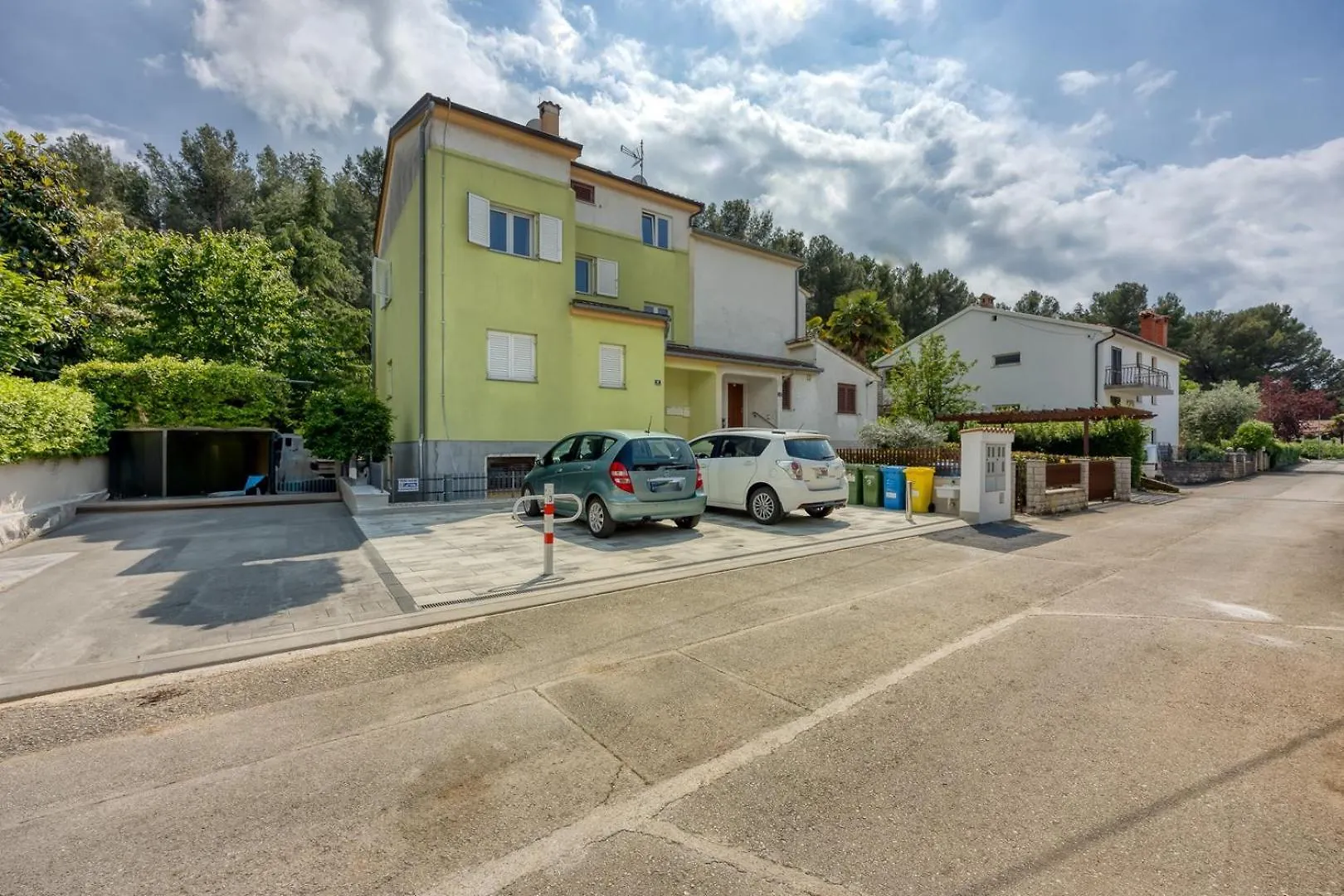Apartment Pavluk With Balcony بوريتش كرواتيا